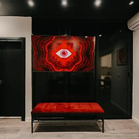 The Gallery Flat In The Core Of *