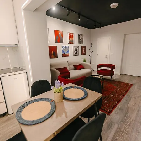 The Gallery Flat In The Core Of *