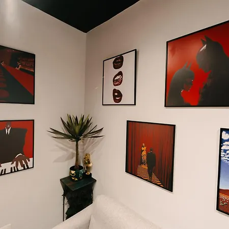 The Gallery Flat In The Core Of * Tirana